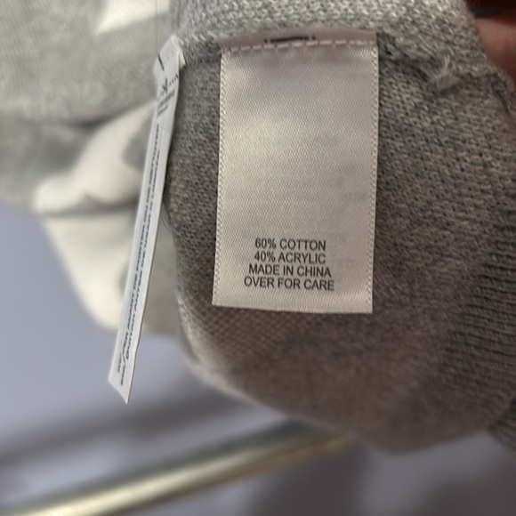Relativity grey with white stars sweater, size small - Picture 3 of 4